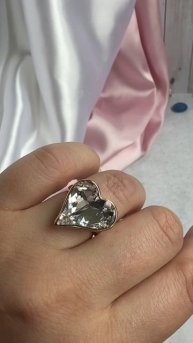 Кольцо с большим прозрачным сердцем-кристаллом Сваровски