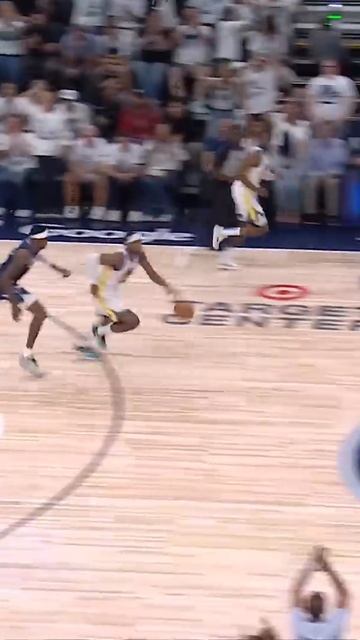 Jaden SKIES for the alley-oop JAM!