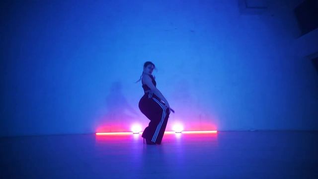 Екатерина Гончаренко. Педагог по HIGH HEELS. ПН/СР 19:00.