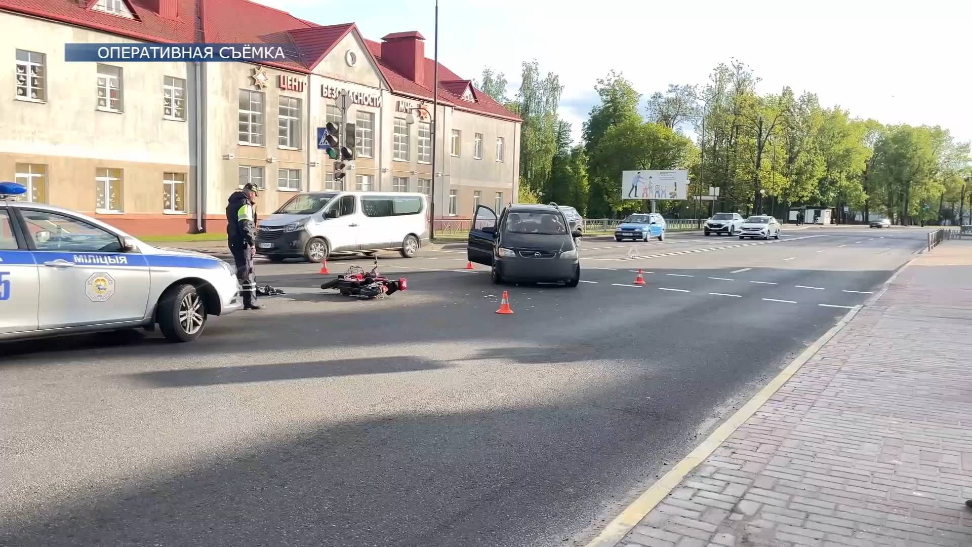 В Лиде легковушка сбила мужчину на электросамокате
