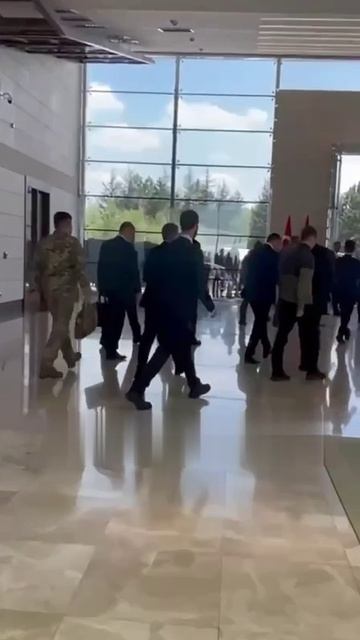 Делегация "95 квартала" прибыла в Стамбул А понтов то сколько было еще утром !!!