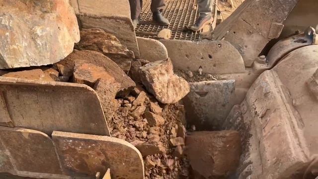 Строительтво, дробление щебёнки