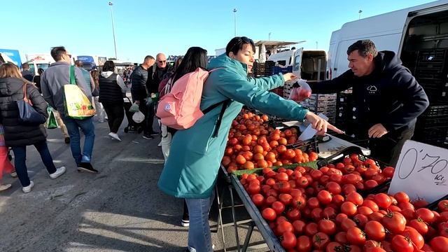 Пятничный рынок в городе Торревьеха. Испания