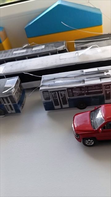 троллейбус бкм-221 номер 7 электробус бкм-е420 номер 8 трамвай АС-1А номер Б2 и две Шевроле