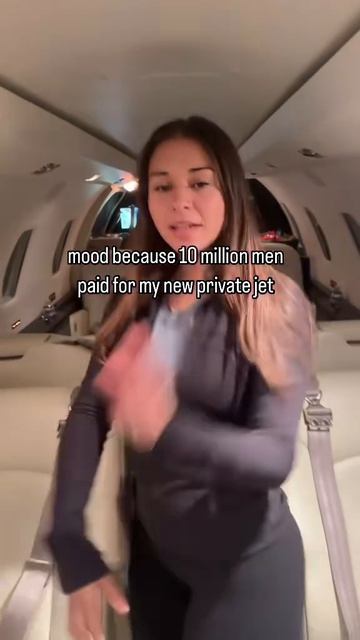 20-летняя модель OnlyFans Софи Рейн купила частный самолёт за $35 млн - всё на донаты от подписчиков