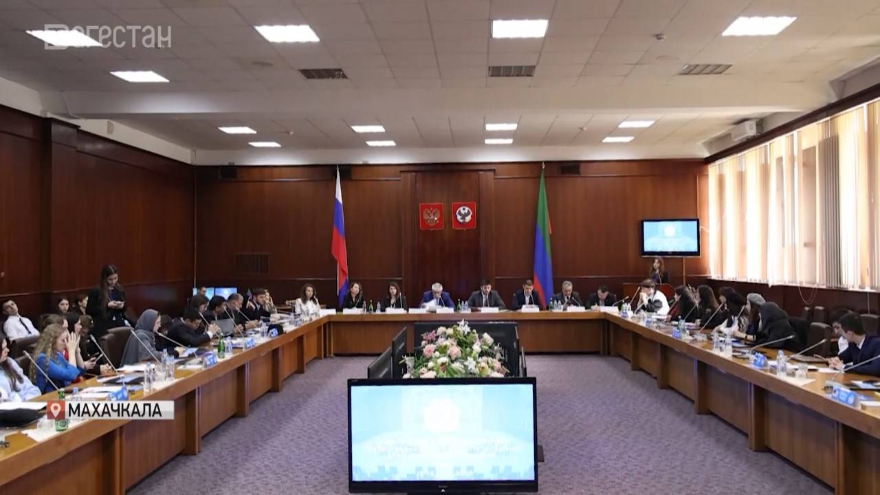 В Национальной библиотеке состоялась игра-конференция для студентов из различных ВУЗов