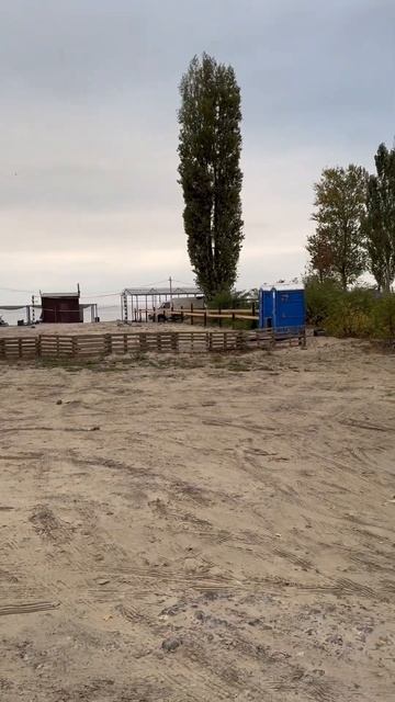 ДЕНЬЖАТ НАКОПИЛ - ПЛЯЖ ПРИКУПИЛ. Участок на берегу Таганрогского залива.