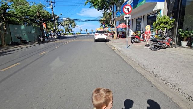 Дорога из отеля на пляж,  последний день в Нячанге. Вьетнам.