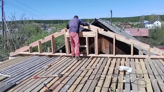 Подьем и выравнивание первой части крыши