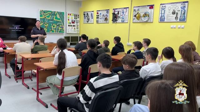 Сотрудники Нижегородской ГАИ напомнили школьникам Автозаводского района о ПДД