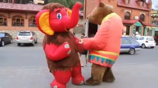 Ржака,бой между зверями  скачал с сайта вкантакте!!!!