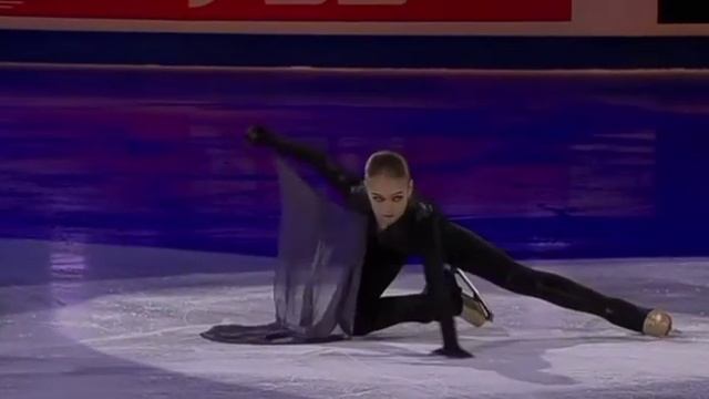 Александра Трусова всегда в сердечке ❤️💜 .Эта Олимп?