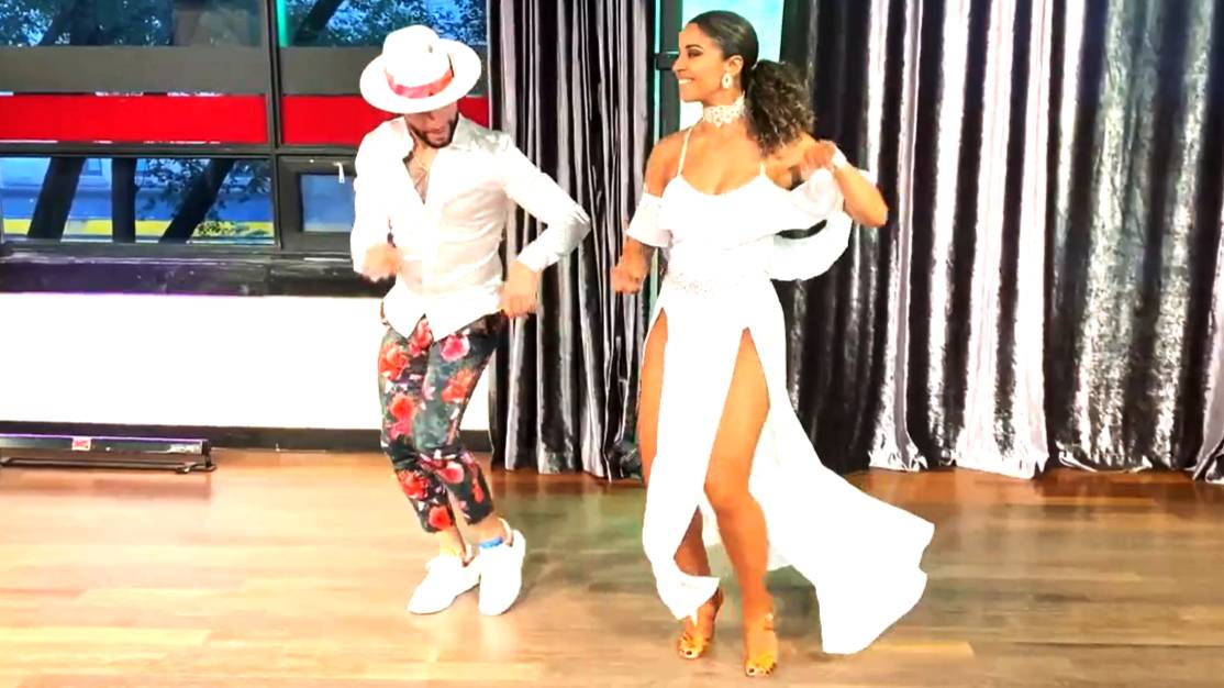 Ataca La Alemana Bachata Showcase at La Onda Social on September. Танцы