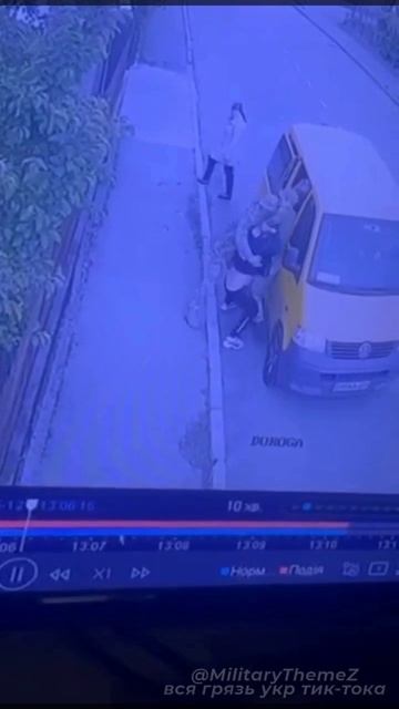 Будни самой спортивной демократичной страны в Европе.В Ровно черному фасовщику из ТЦК повезло догнат