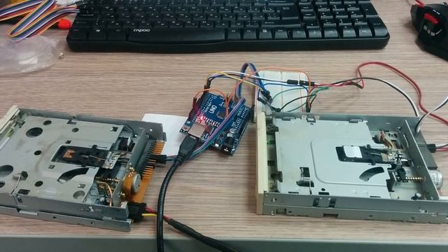 Музыка из Doom на флопиках (doom theme on floppy)