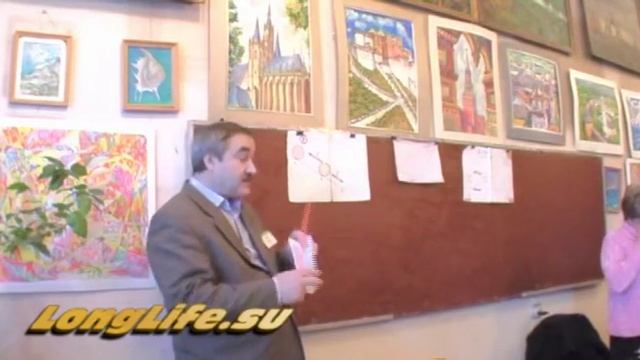 Исаев демонстрирует свой элексир молодости