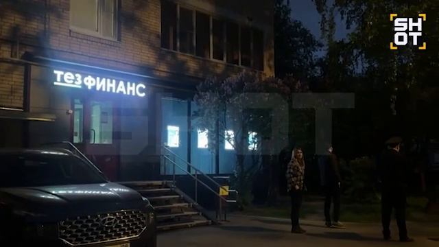 «Деньги, давайте деньги!»: девушка, которая сегодня угрожала взрывом в столичном банке, требовала...