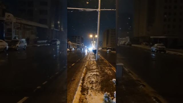 снег очень хорошо идёт в  столица Таджикистана  Душанбе 31 01 2024.
