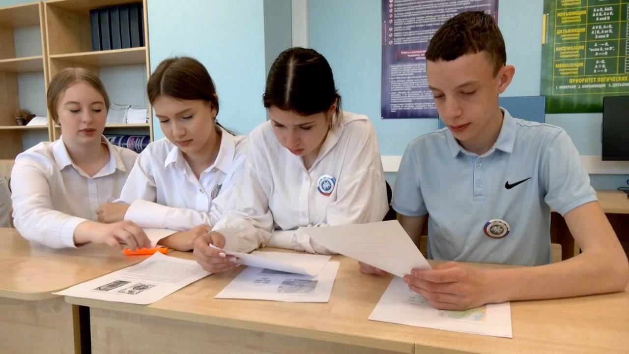 «История России в Великих Святых» - для мариупольских школьников. 16.05.2025