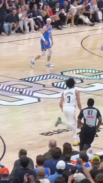 Peyton Watson with some elite recovery to get the block on JDub