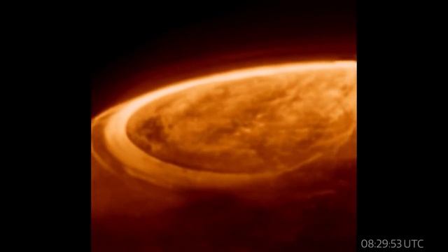 Космический телескоп «Джеймс Уэбб» снял полярное сияние на Юпитере, которое в сотни раз ярче земного