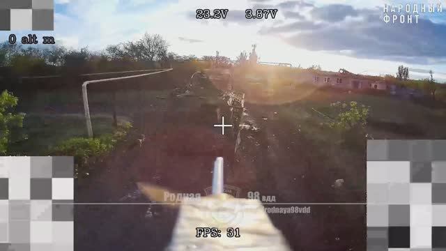 Удары оптоволоконными FPV-дронами по бронеавтомобилю Всу в н.п. Николаевка 💥🇷🇺👊