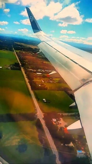 путешествие в Новой Зеландии: Впечатляющий вид из иллюминатора"Погрузитесь в атмосферу