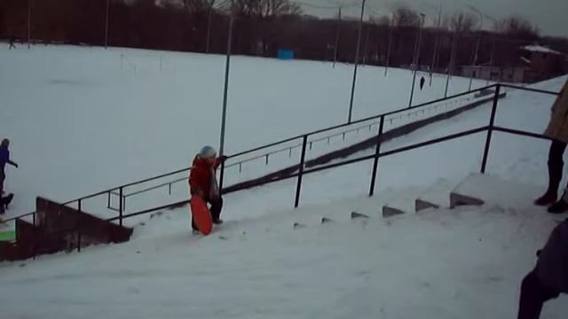 Надо кататься, пока снег лежит.