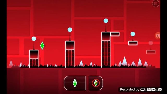 Никита играет в GEOMETRY DASH