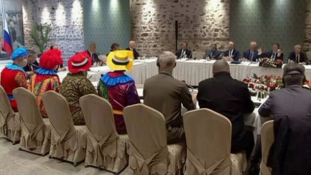 Безмозглые клоуны общаются на переговорах через переводчика,о чём с дебилами можно договориться?