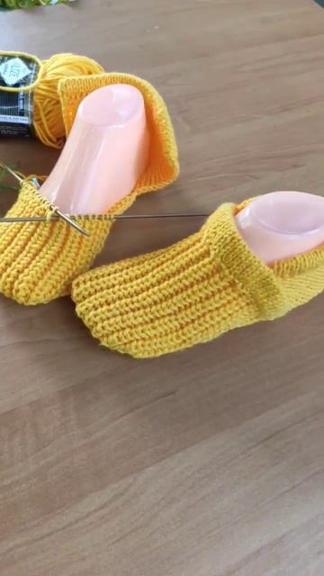 Тапочки 🌻#örgü #knittingpattern #knitting #knit #вязание #спицами #следки