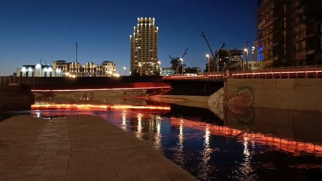 Екатеринбург. Набережная реки Исеть около «УГМК-Арены» и музея «Россия — моя история»