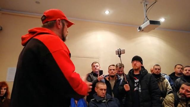 Подготовка к акции Белая балаклава. Попытка убрать По?