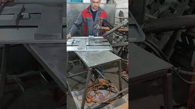 производство дорожных знаков.mp4
