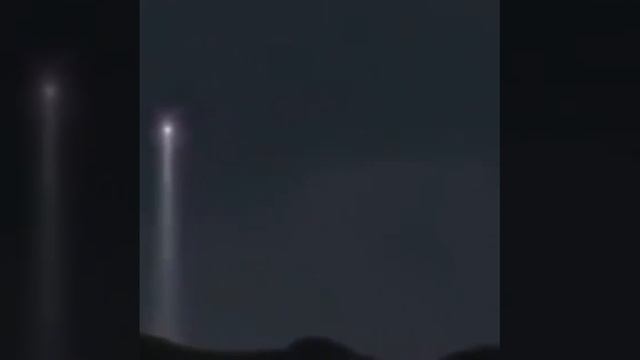 Редчкие кадры выгрузки какого-то объекта с инопланетного корабля.