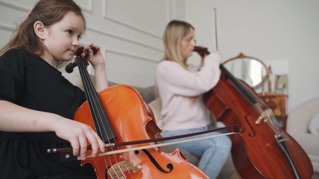 8519039-uhd_3840_2160_25fps