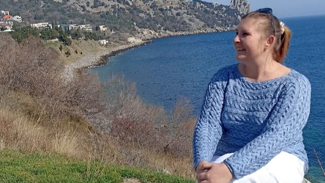 свитер поперечным вязанием
