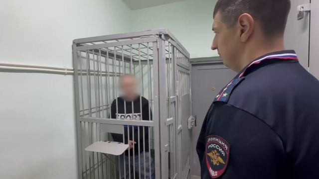 Полицейские Каменска-Уральского задержали пособника мошенников. Панорама 16.05.2025