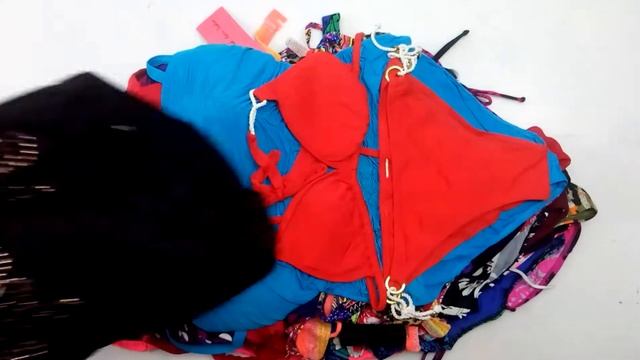 Мешок № 10290106. Купальники супер Крем. Арт 3039. Вес 7,6 кг. Кол-во 49 шт