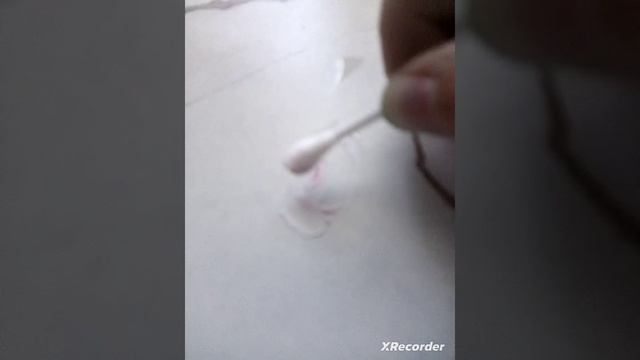 Как отмыть лак для ногтей?