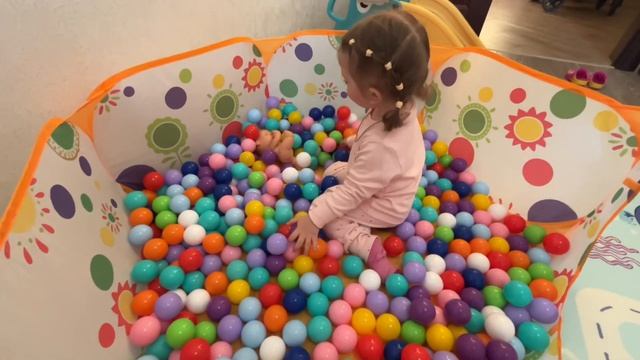 СОФИЯ И ПАПА ИГРАЮТ ДОМА #baby #дети #kids