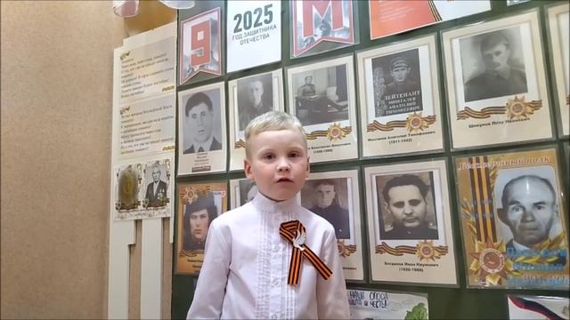 У обелиска.mp4