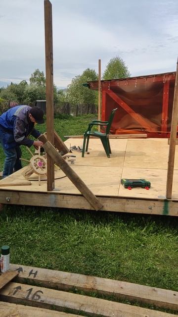 Сборка плота. Подготовка полным ходом.