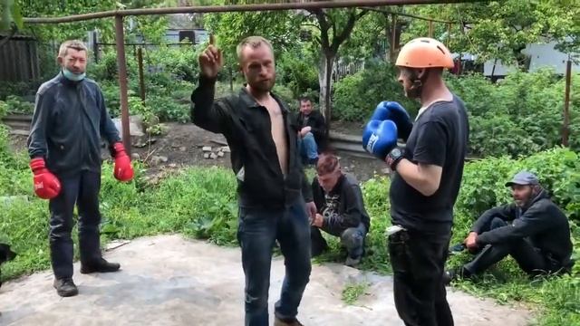 ПЬЯНЫЕ БЬЮТСЯ ЗА ЧИКУШКУ!!!! ВОТ ПОЧЕМУ ПИТЬ НЕЛЬЗЯ!!!! ПРИКОЛЫ!!!! БОМЖИ!!!!!