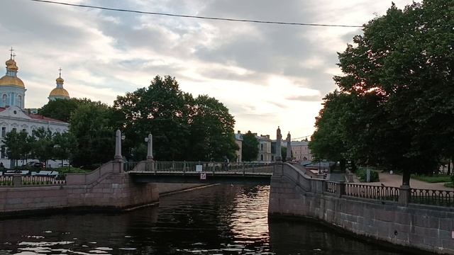 Санкт -Петербург ,рядом с Семимостьем