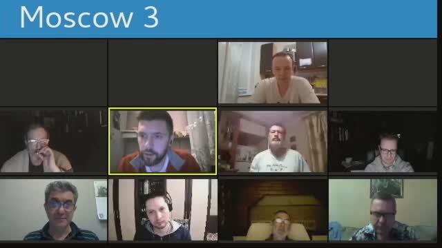 Закрывающий рот свой в момент ссоры