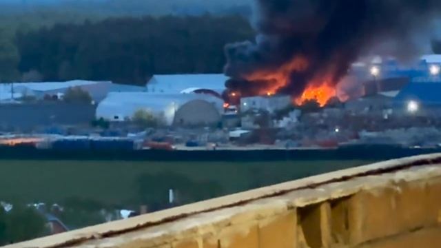 16-05-2025 В Подольске горит автосервис площадью 1500 квадратных метров, — МЧС.