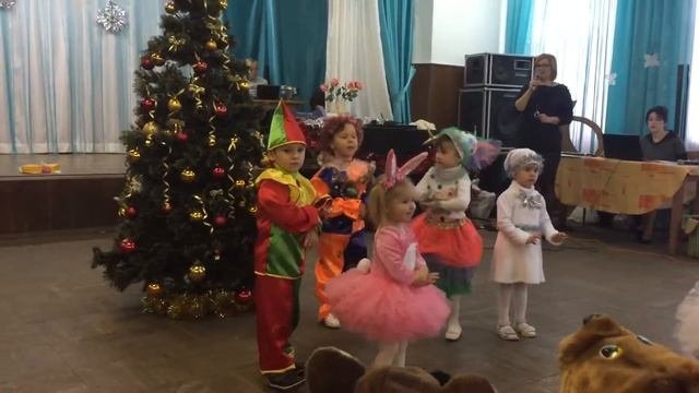 Кролик непоседа на утреннике)