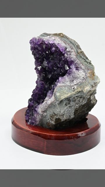 Друза аметистовая на подставке 107*88*113мм, 744г (S) Арт: 2010112