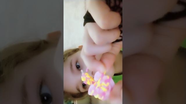 делаю браслет из резинок для плетения для девочек